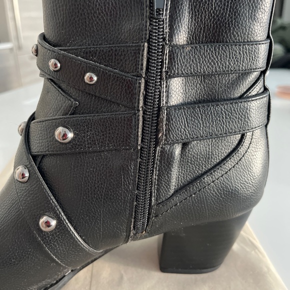 Black block heel boots - Picture 3 of 5